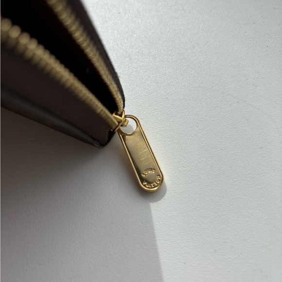 Louis Vuitton zip coin purse - Picture 9 of 9
